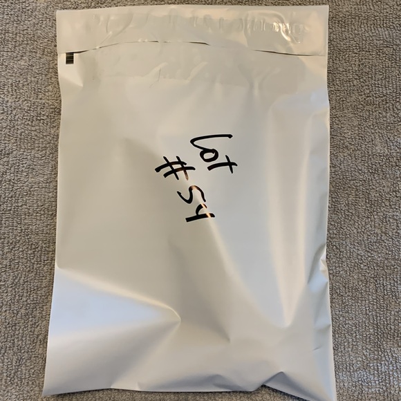 LOT #54 - New Large Clinique Makeup Brush - Picture 4 of 4